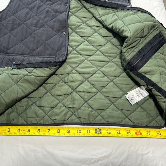 UNTUCKit Woodcrest Vest Quilted Full Zip Snap Button Black Men's Size S, Reg Fit - Picture 9 of 10